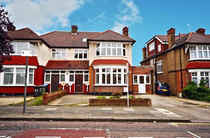 6 Bedroom Semi-Detached House To Rent In Blackstone Road, Willesden Green, London, NW2