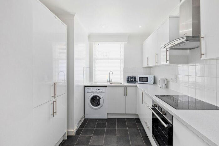 Studio To Rent In Upton Road, Watford, WD18