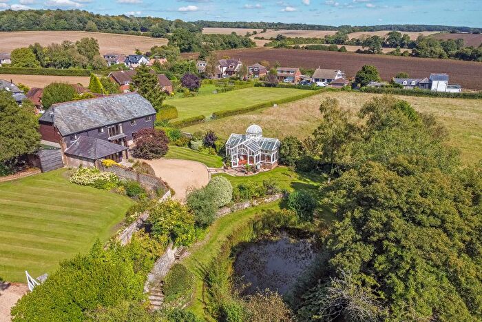 4 Bedroom Detached House For Sale In East Meon Road, Clanfield, PO8