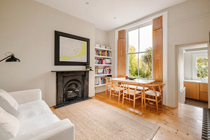 2 Bedroom Flat For Sale In Mildmay Park, London, N1