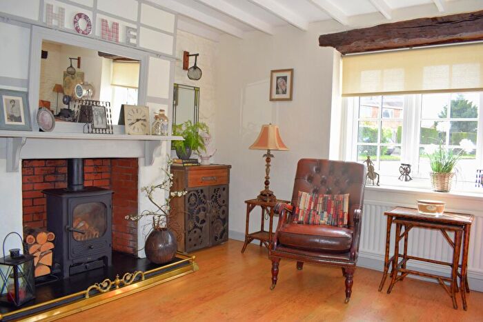 2 Bedroom Cottage For Sale In Station Road, Scawby, DN20
