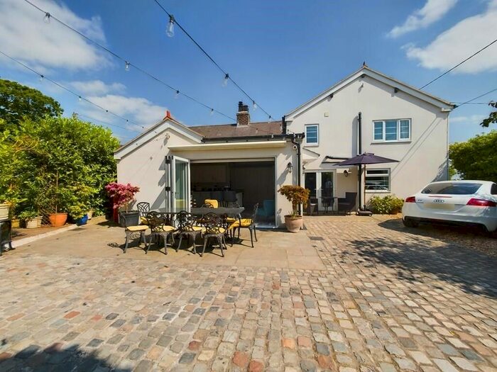 3 Bedroom Cottage For Sale In Trevalyn, Rossett, Wrexham, LL12