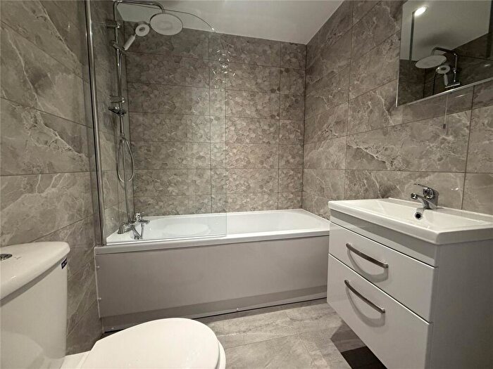 2 Bedroom Apartment To Rent In Old Town Court, - High Street, Old Town, SN1