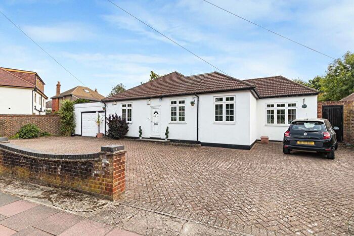 3 Bedroom Bungalow For Sale In Walton Road, Sidcup, DA14