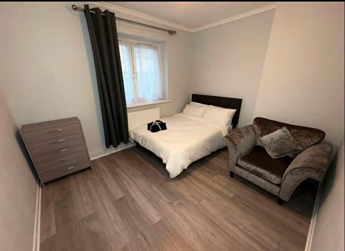 2 Bedroom Flat To Rent In Cliff House, Welling, London, SE10