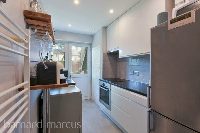 2 Bedroom Flat To Rent In Beresford Road, New Malden, KT3