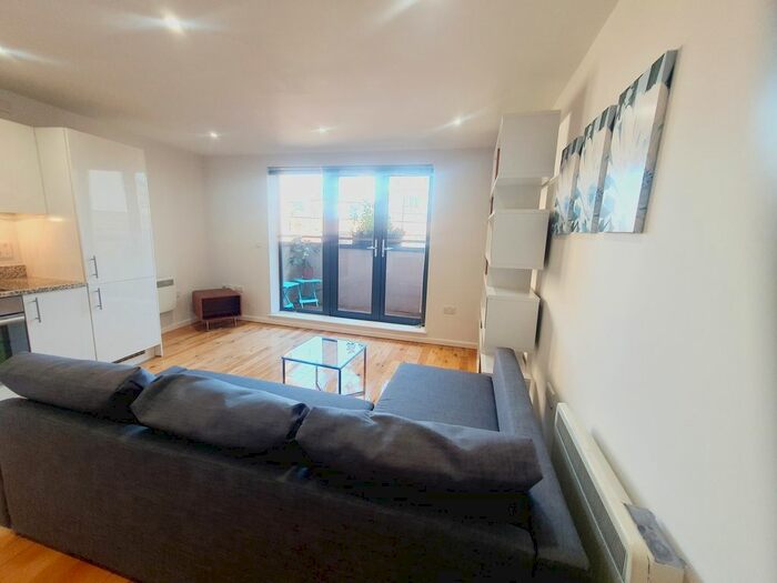 2 Bedroom Flat To Rent In Flat Amisha Court, Grange Road, London, SE1