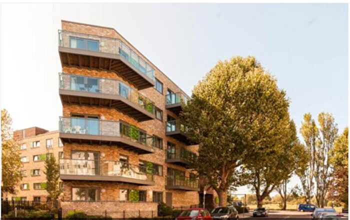 3 Bedroom Apartment To Rent In Glengarnock Avenue, London, E14