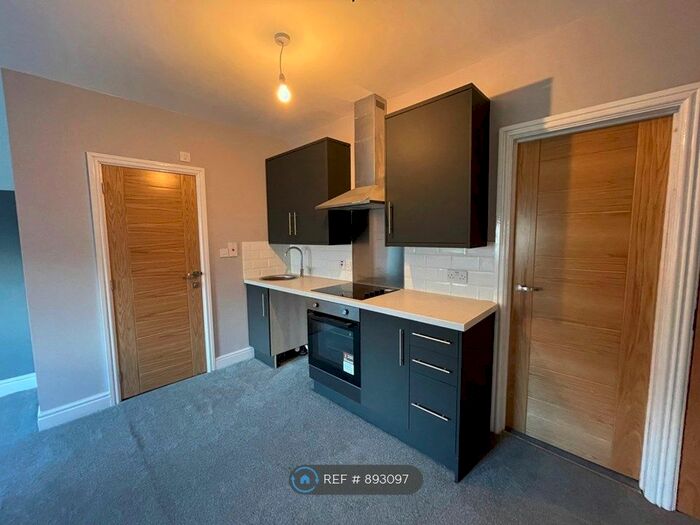 1 Bedroom Flat To Rent In Himley Road, Dudley, DY1