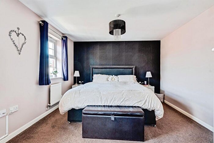5 Bedroom Detached House For Sale In Chastleton Road, Swindon, SN25