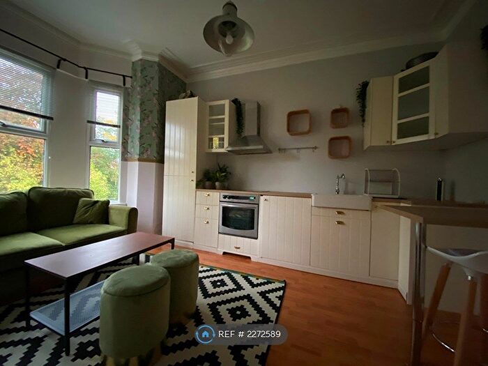 2 Bedroom Flat To Rent In Beaufort House, Manchester, M16