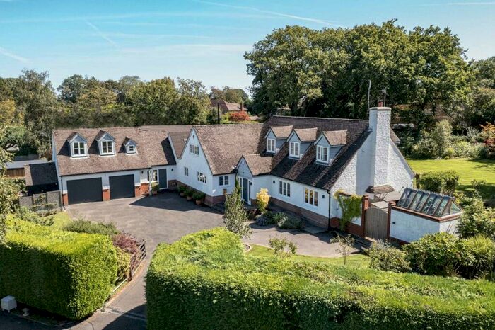 5 Bedroom Detached House For Sale In Aldworth Road, Upper Basildon, Berkshire, RG8