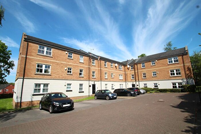 2 Bedroom Flat To Rent In Charnley Drive, Leeds, West Yorkshire, Uk, LS7