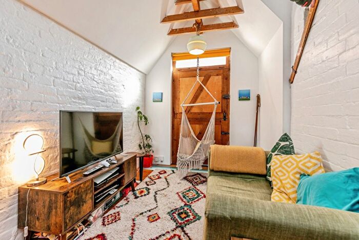 1 Bedroom Terraced House For Sale In Wellington Lane, Bristol, BS6