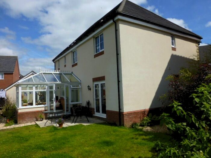 4 Bedroom Detached House To Rent In Llwyn Yr Eos, Carmarthen, SA31