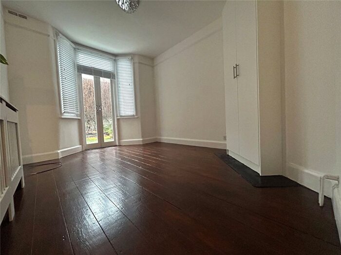 3 Bedroom Flat To Rent In Haberdasher Street, London, N1