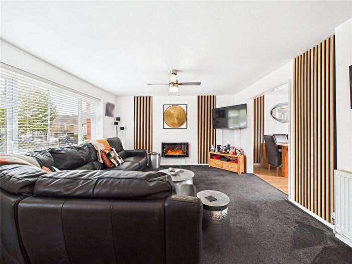 3 Bedroom Semi-detached House For Sale In Farmwell Close, Bristol, BS13