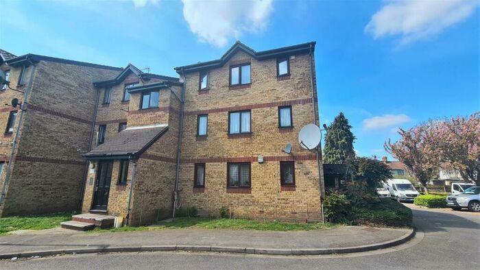 Studio To Rent In Martin Close, Edmonton, N9