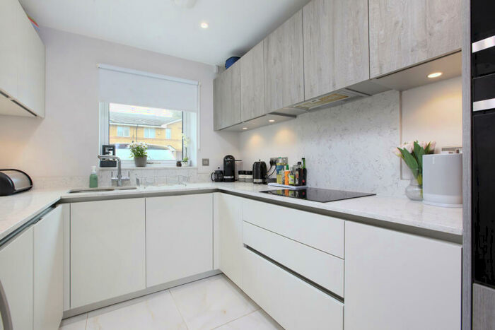 4 Bedroom Terraced House To Rent In Eveline Road, London, CR4