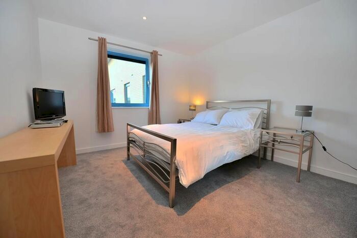 1 Bedroom Flat To Rent In Western Gateway, London, E16
