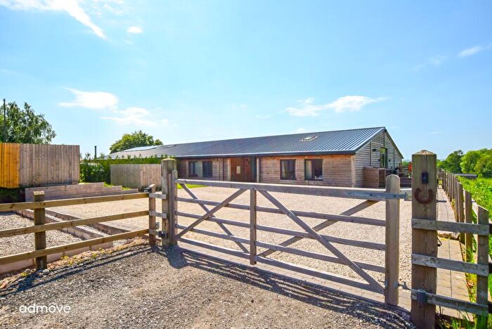 4 Bedroom Semi-Detached House For Sale In Willow Green Lane, Little Leigh, CW8