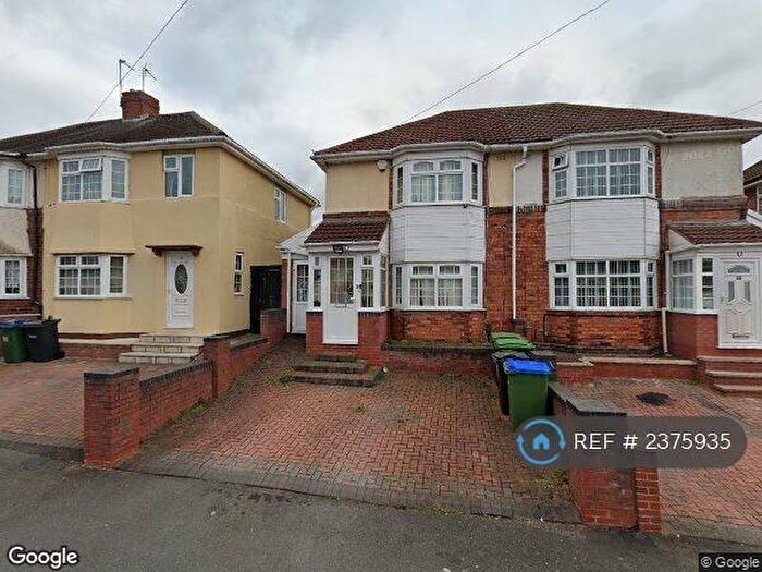 3 Bedroom Semi-Detached House To Rent In Lakeside Road, West Bromwich, B70