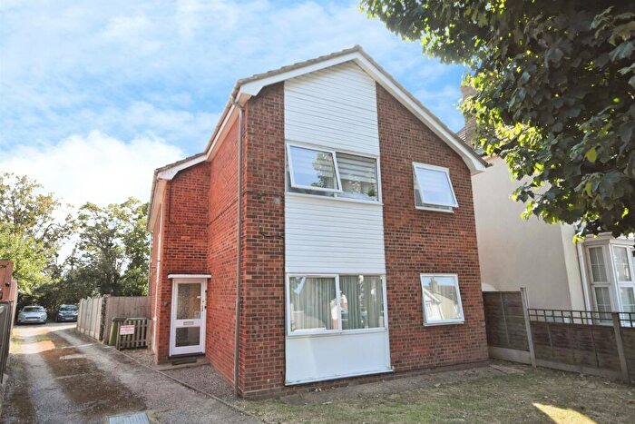 1 Bedroom Maisonette For Sale In Linden Street, Romford, RM7