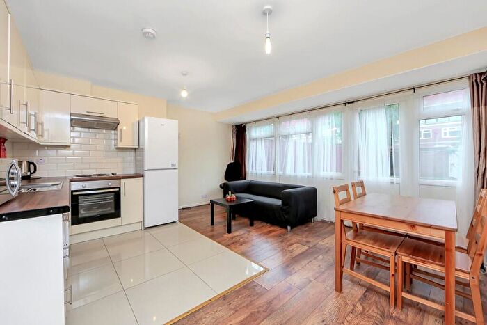 4 Bedroom Maisonette To Rent In Lorrimore Road, Kennington, Southwark, , London, SE17