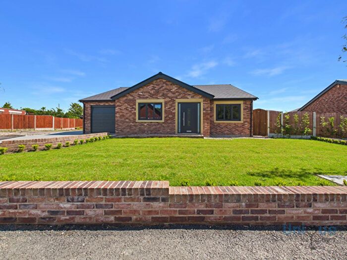 3 Bedroom Flat For Sale In Blackpool Road, Newton, PR4