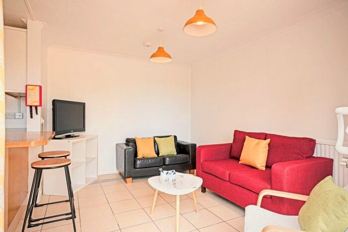 4 Bedroom Property To Rent In Long Meadow Way, Canterbury, CT2