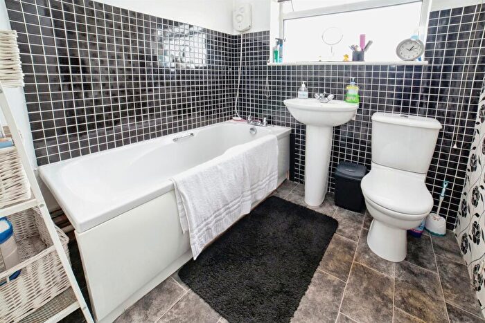2 Bedroom Detached Bungalow For Sale In Birchwood Lane, Somercotes, Alfreton, DE55
