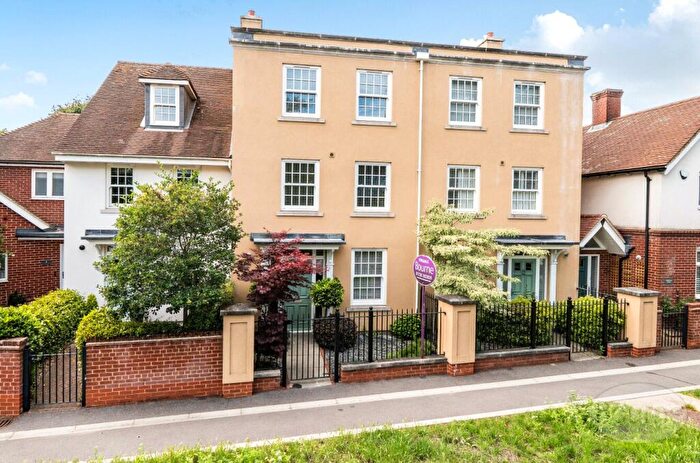 3 Bedroom Terraced House For Sale In College Street, Petersfield, Hampshire, GU31