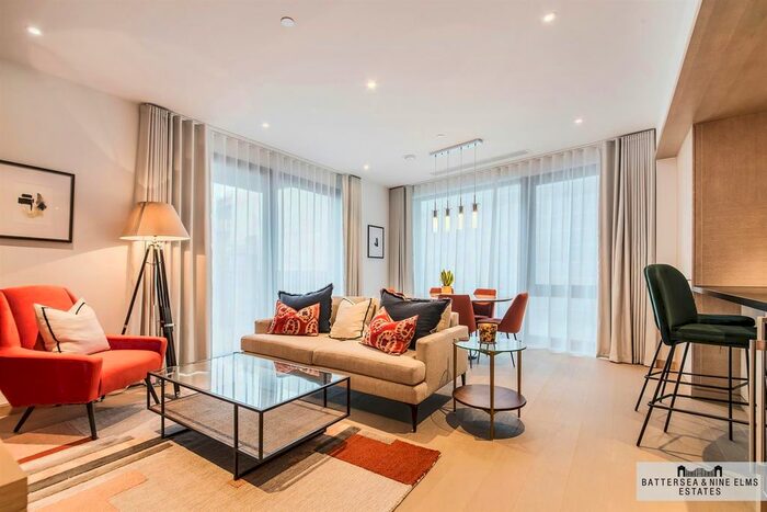 2 Bedroom Flat To Rent In Viaduct Gardens, London, SW11