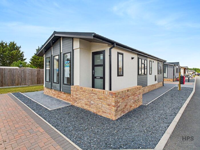 2 Bedroom Mobile/park Home For Sale In Willow Way Country Park, Turnpike Road, Red Lodge, Bury St. Edmunds, IP28