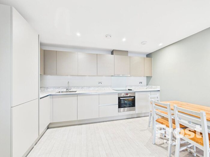 2 Bedroom Apartment To Rent In Stoke Road, Slough, Berkshire, SL2