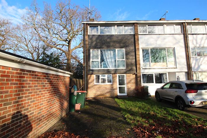 6 Bedroom Property To Rent In Ringwood Close, Crawley, RH10