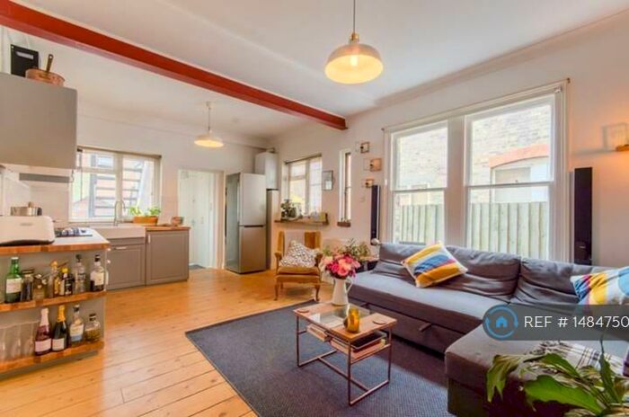 2 Bedroom Flat To Rent In Gladstone Avenue, London, N22