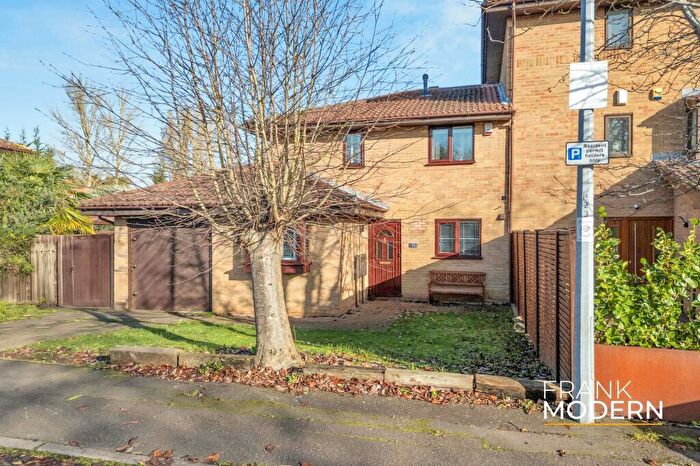 3 Bedroom End Of Terrace House For Sale In Thorpe Meadows, Peterborough, PE3