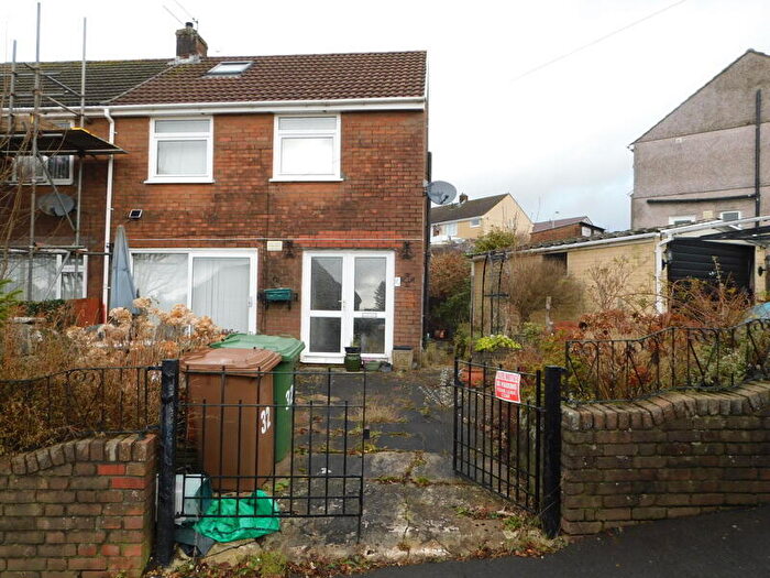 3 Bedroom Semi Detached House For Sale In Pen Y Waun Road, Pentwyn, Crumlin, NP11