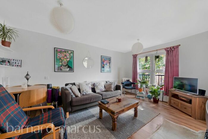 1 Bedroom Flat To Rent In Keith Connor Close, London, SW8