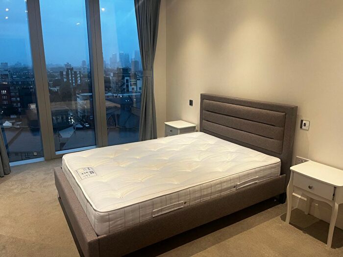 1 Bedroom Flat To Rent In Piazza Walk, London, E1