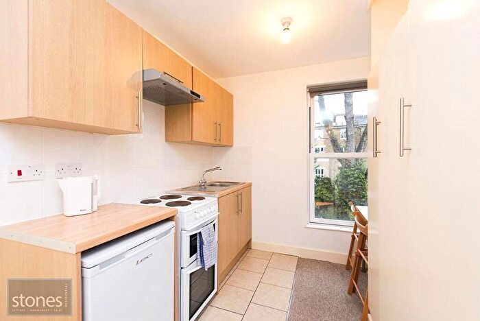 Apartment To Rent In Belsize Square, Belsize Park, London, NW3