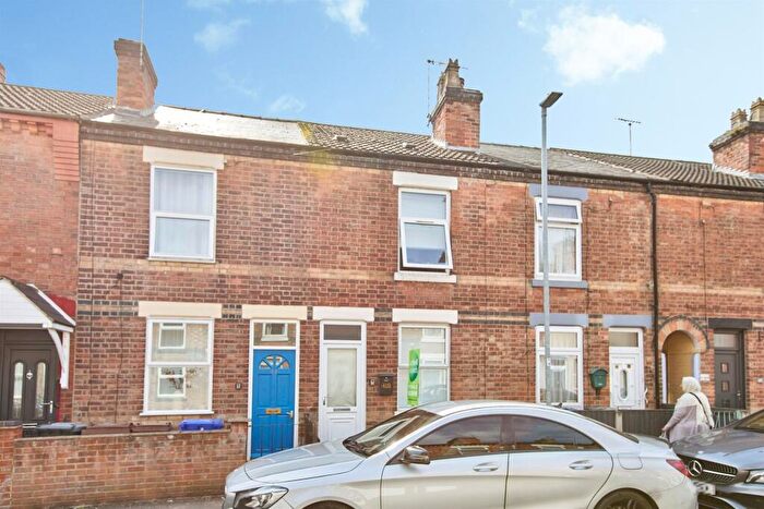 4 Bedroom Terraced House For Sale In Blackpool Street, Burton-On-Trent, DE14