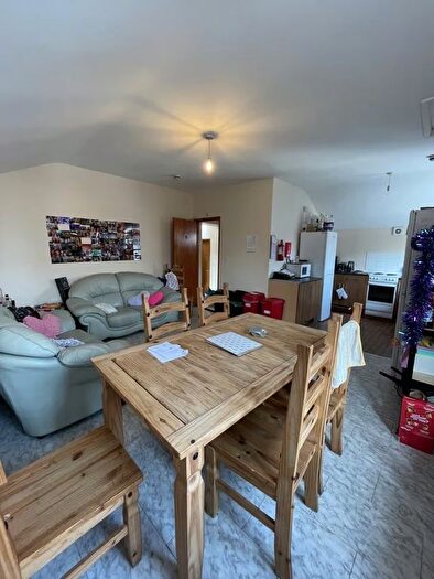 6 Bedroom Maisonette To Rent In Burrows Road, Swansea, SA1