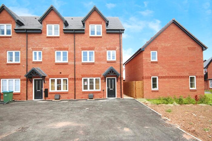 4 Bedroom Terraced House For Sale In Meadow House Drive, Coventry, CV4