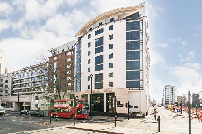 2 Bedroom Flat To Rent In Buckingham Palace Road, London, SW1W