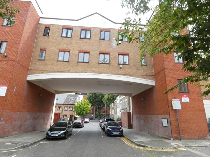 2 Bedroom Flat To Rent In Hewison Street, London, E3