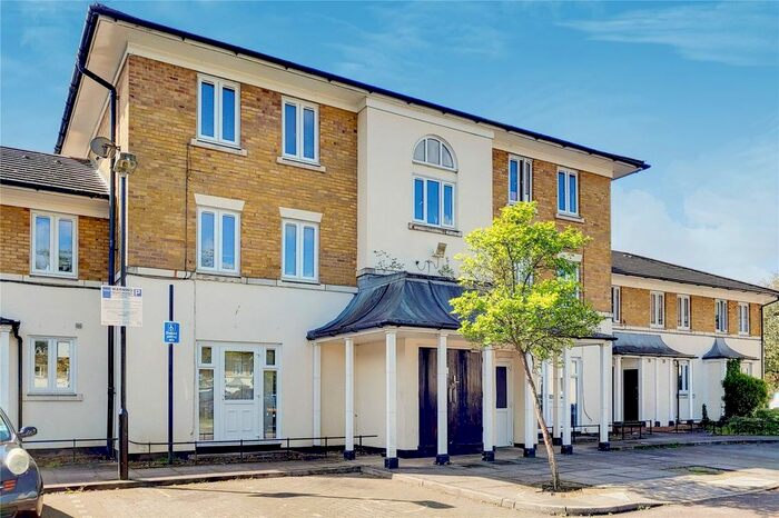 1 Bedroom Flat To Rent In Coleridge Square, London, W13