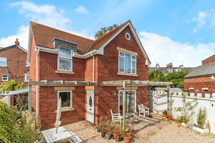 4 Bedroom Property To Rent In Dartmouth Road, Paignton, TQ4