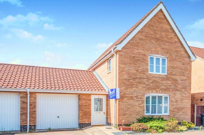 3 Bedroom Semi-Detached House To Rent In Elderflower Mews, Norwich, NR5